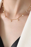 Loose pearl necklace
